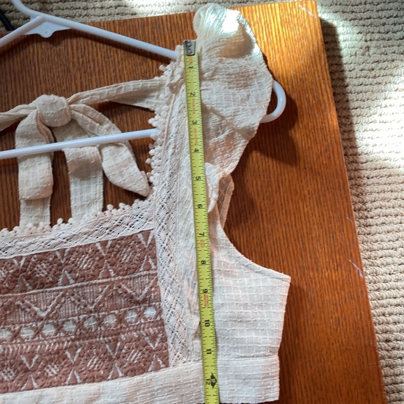 FREE PEOPLE NWT ๐๐ Cropped top. Ruffle sleeves with crochet trim. Bohemian. XS - Picture 11 of 16